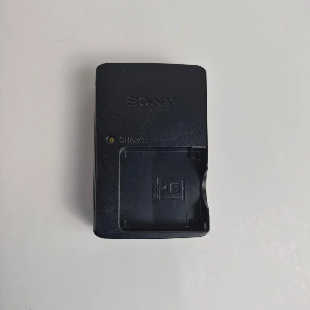 Sony BC-CSGD Battery Charger for G Type Lithium Ion Batteries Black